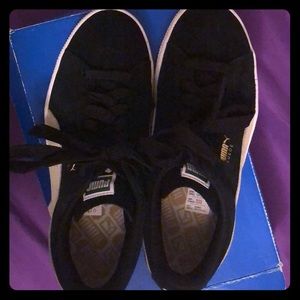Women’s Black Puma Suede